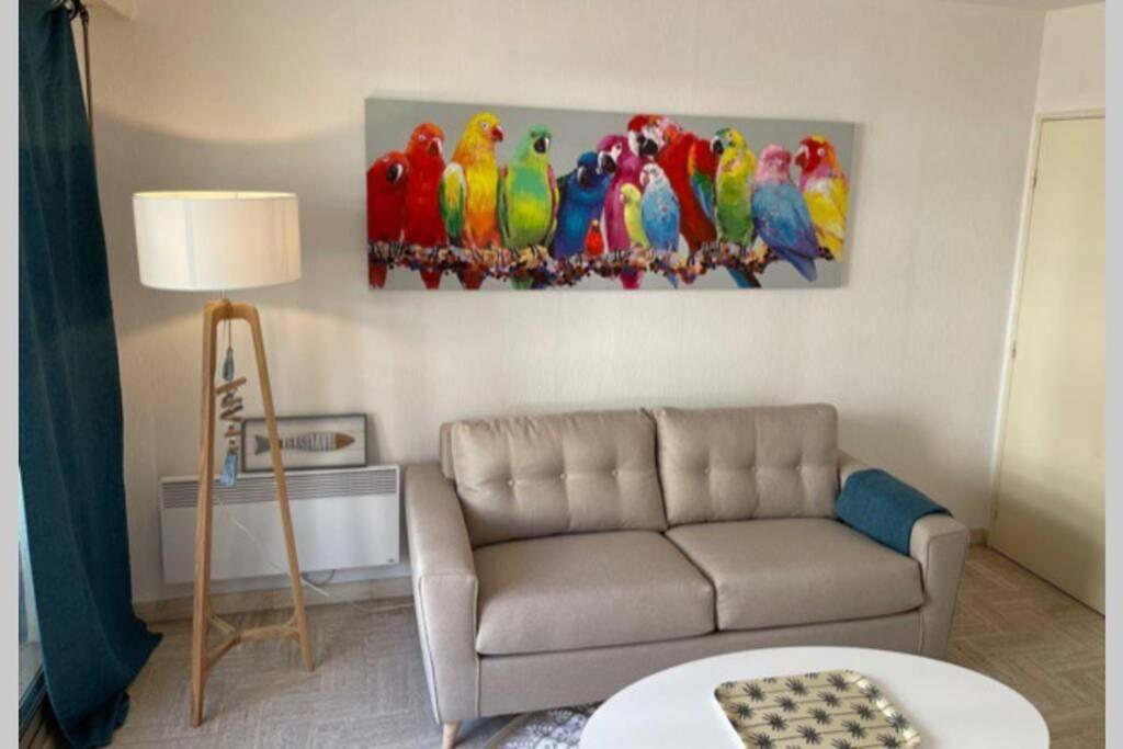 Confortable Appartement A 카발레르쉬르메르 외부 사진